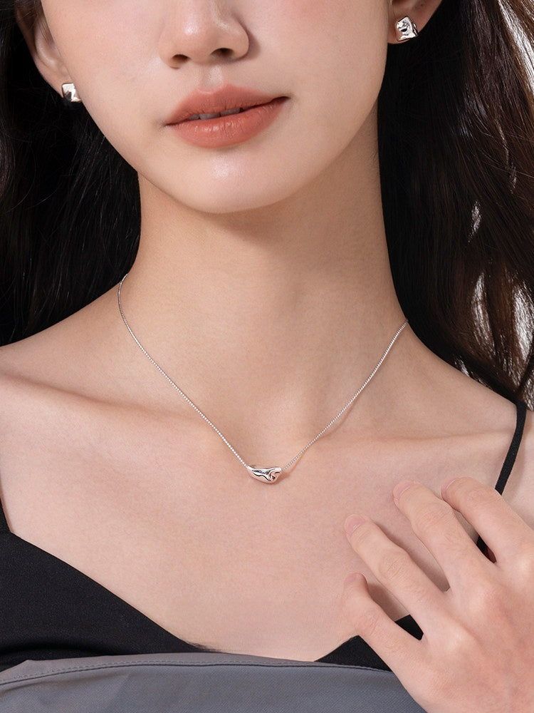 Minimalist versatile pendant necklace