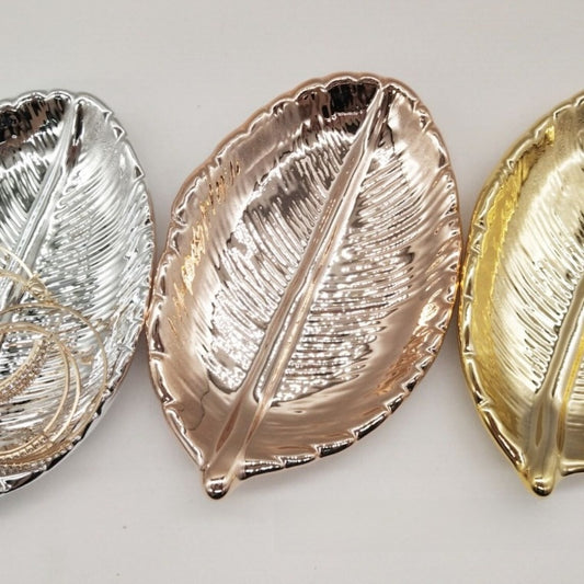 Ceramic leaf jewelry tray
