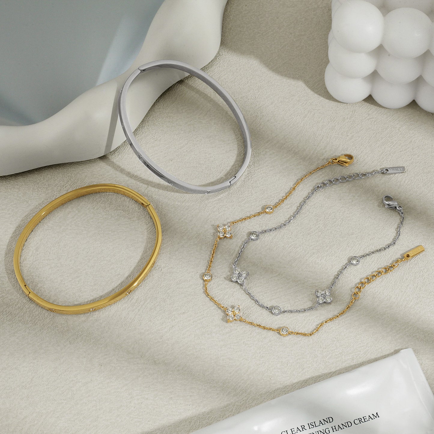 Stainless steel niche minimalist bracelet