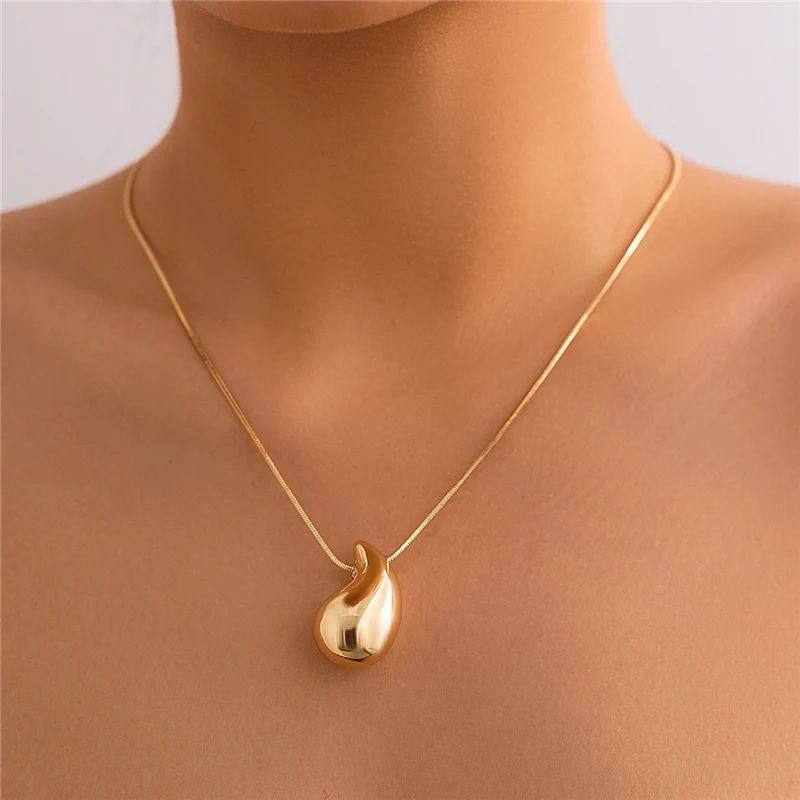 Simple V-shaped necklace